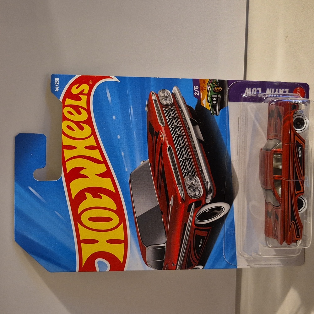 D5 Hot Wheels 59 Chevy impala plus shipping protector